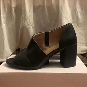 Peep toe cut out ankle bootie